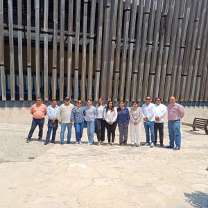 FUNCIONARIOS REALIZAN VISITA GUIADA AL AUDITORIO &quot;BELISARIO DOMÍNGUEZ&quot;